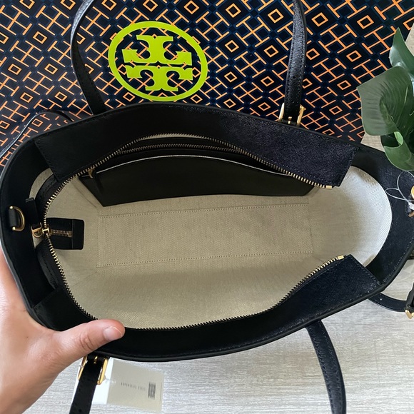 New , Authentic Tory Burch Emerson tote bag - Picture 4 of 14